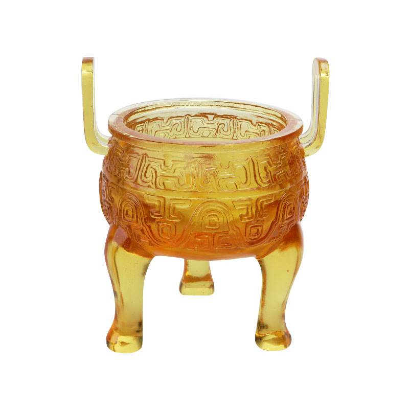 Ozdoby na trojnožku zlatej glazúry