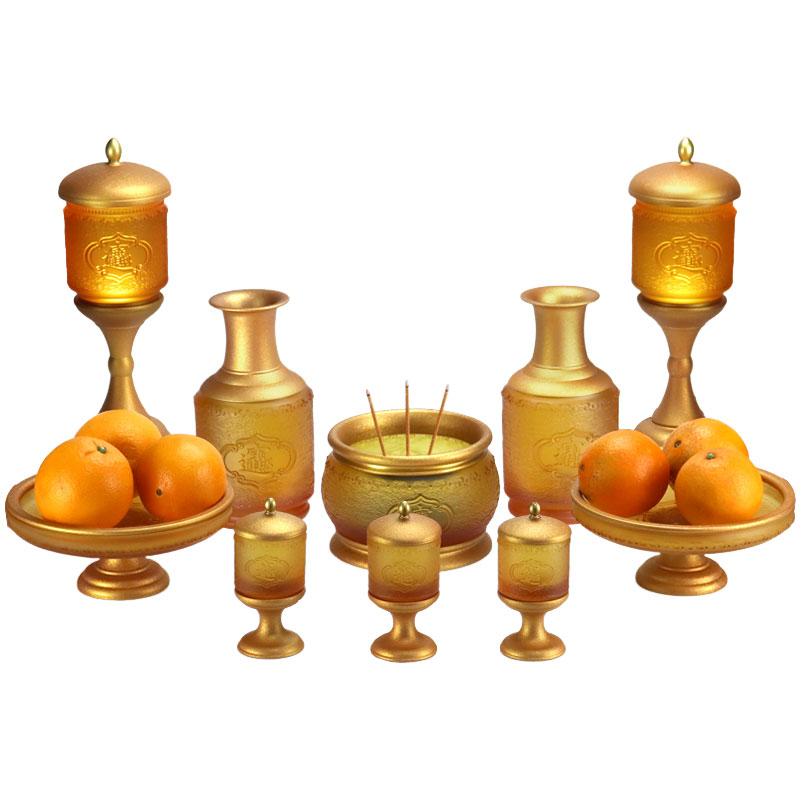 Sklenené obete pre budhistický chrám prinášajú bohatstvo a poklady