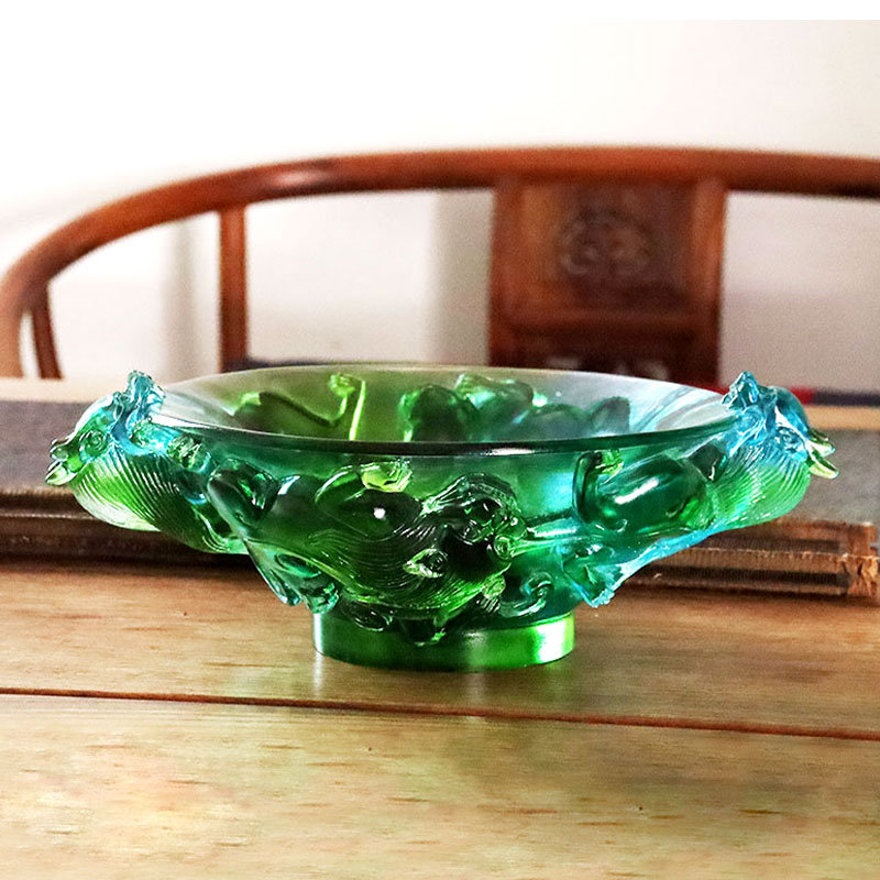 Priehľadný zelený sklenený tanier na ovocie