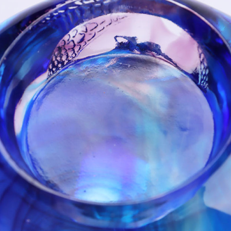 Modrá glazúra, vyrezávaný krištáľový svietnik