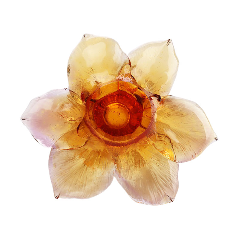 Sklenený svietnik v tvare okvetného lístka