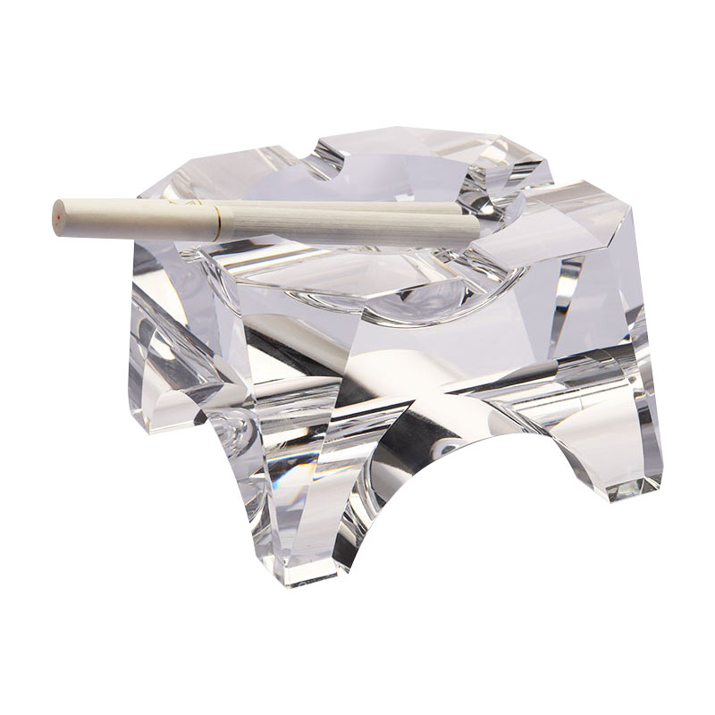 Jednoduchý geometrický dizajn priehľadný sklenený krištáľový popolník