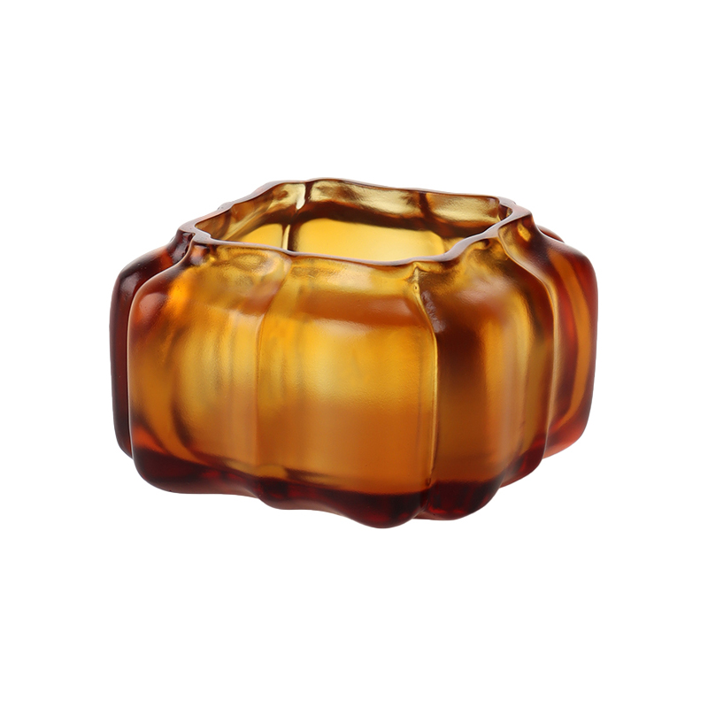 Nádoba na vodu v tvare tekvice z fialového krištáľového skla