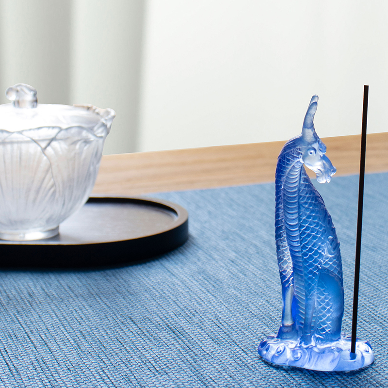 Sklenený držiak na vonné tyčinky Kirin