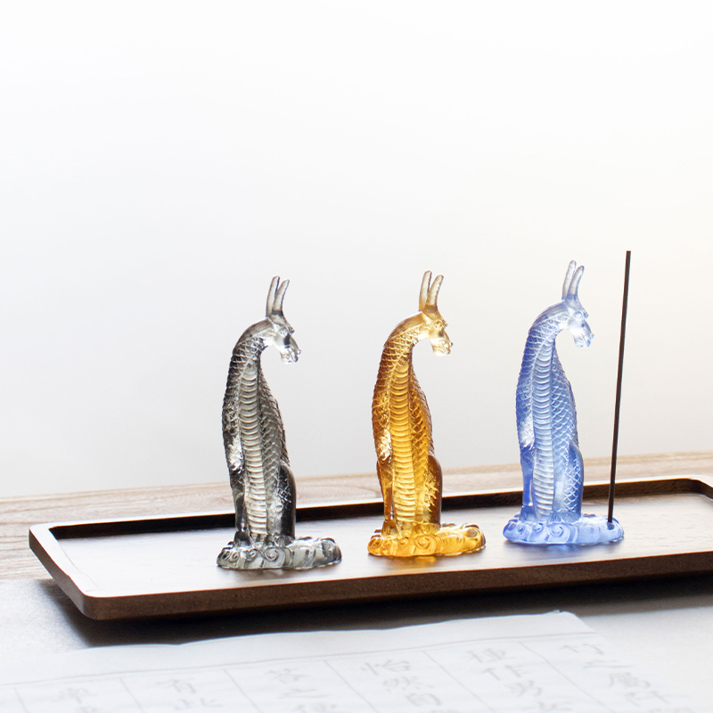 Sklenený držiak na vonné tyčinky Kirin