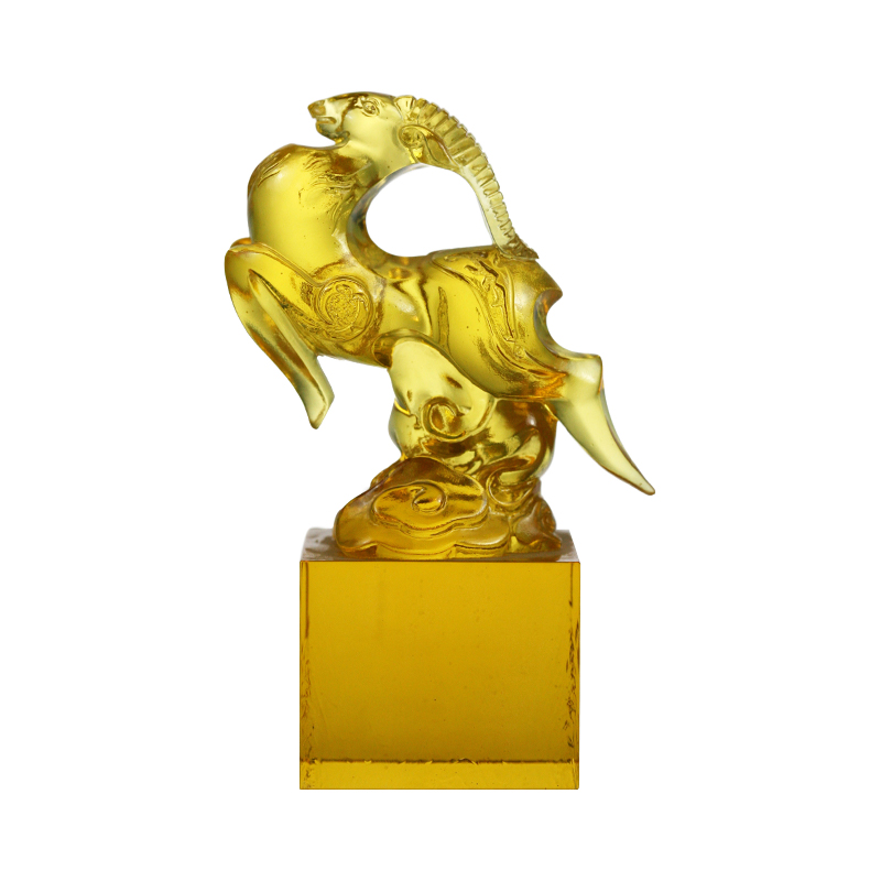 Zlatá priehľadná sklenená krištáľová pečať v tvare ovečky