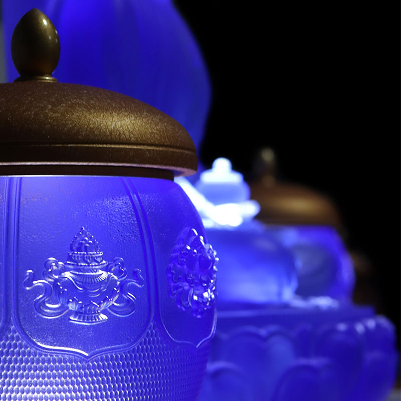 Osem pokladov série Lotos s ponukami budhistického oltára z krištáľového skla