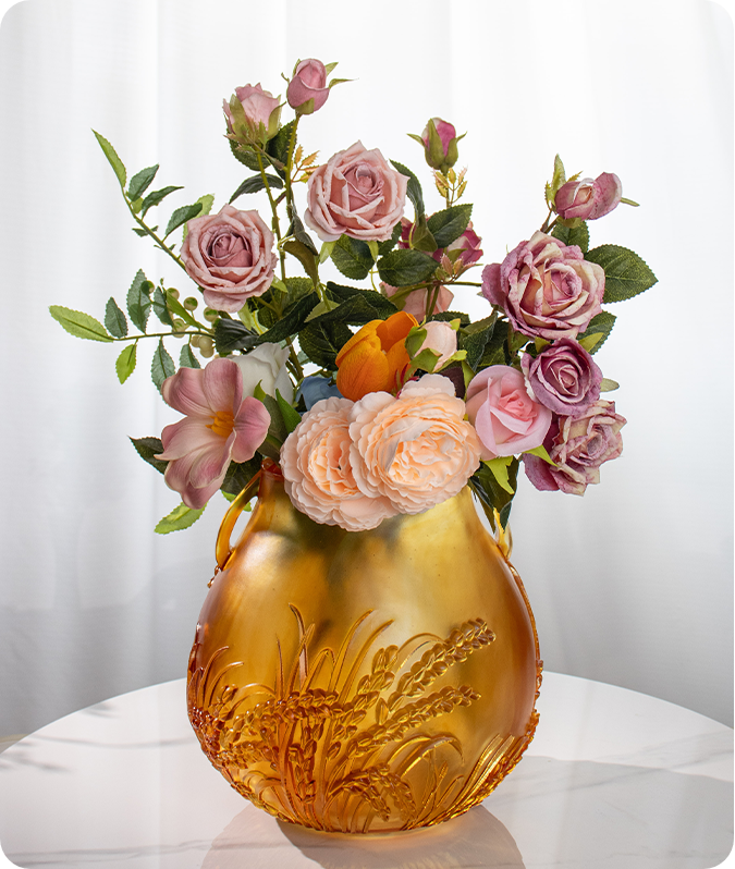 Prísľub bohatej úrody: Sklenená nádoba s dvoma rúčkami